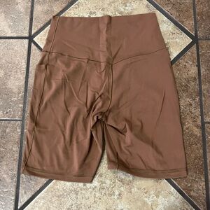 Aerie tan crossover biker shorts, size Medium